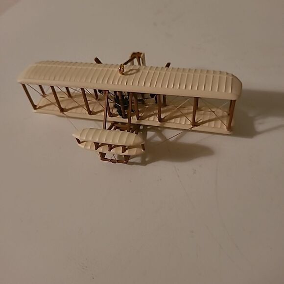 1997 Hallmark Ornament - Picture 4 of 7